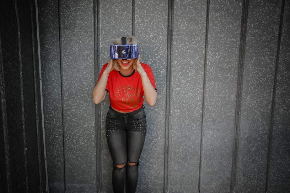 5 Reasons Why You Should Embrace VR and AR in 2018