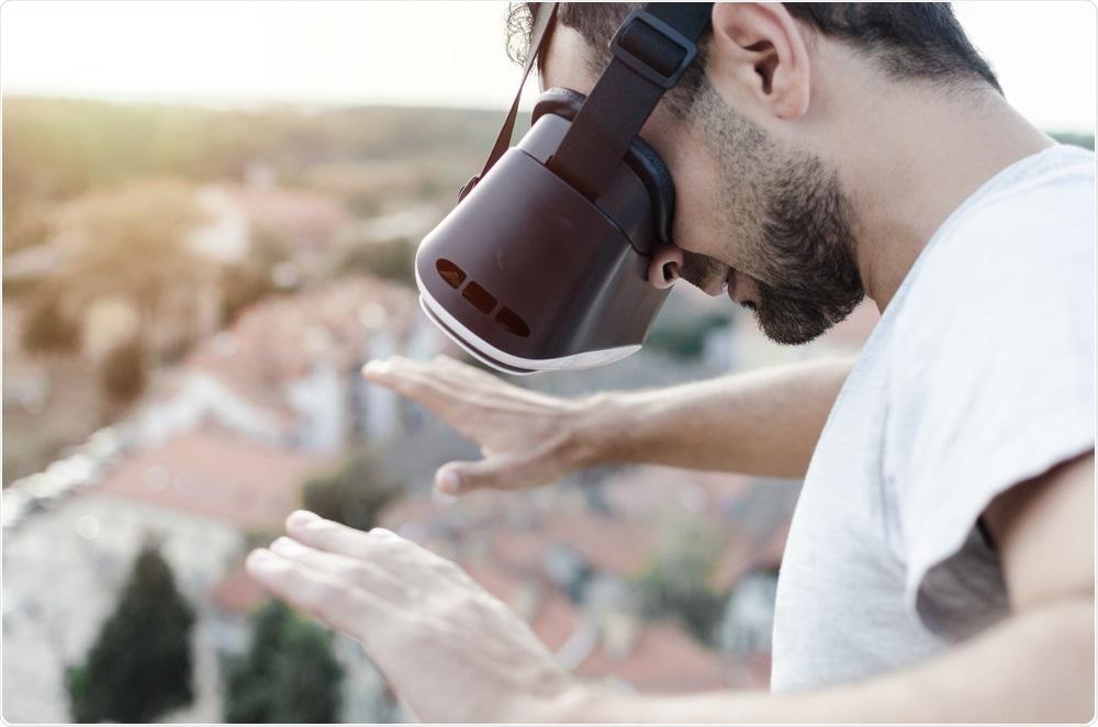 Virtual Reality Helps People Get Over Their Fear of Heights